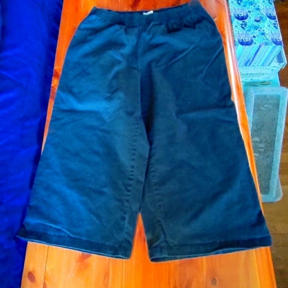 Black capri's - Picture 1 of 4